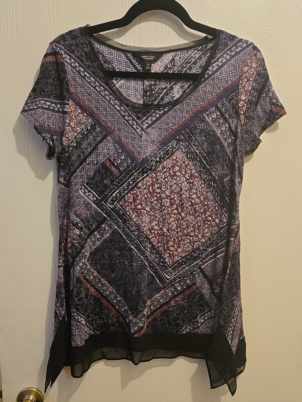 Simply Vera Vera Wang Navy and Burgundy Printed V-Neck Tunic. L51